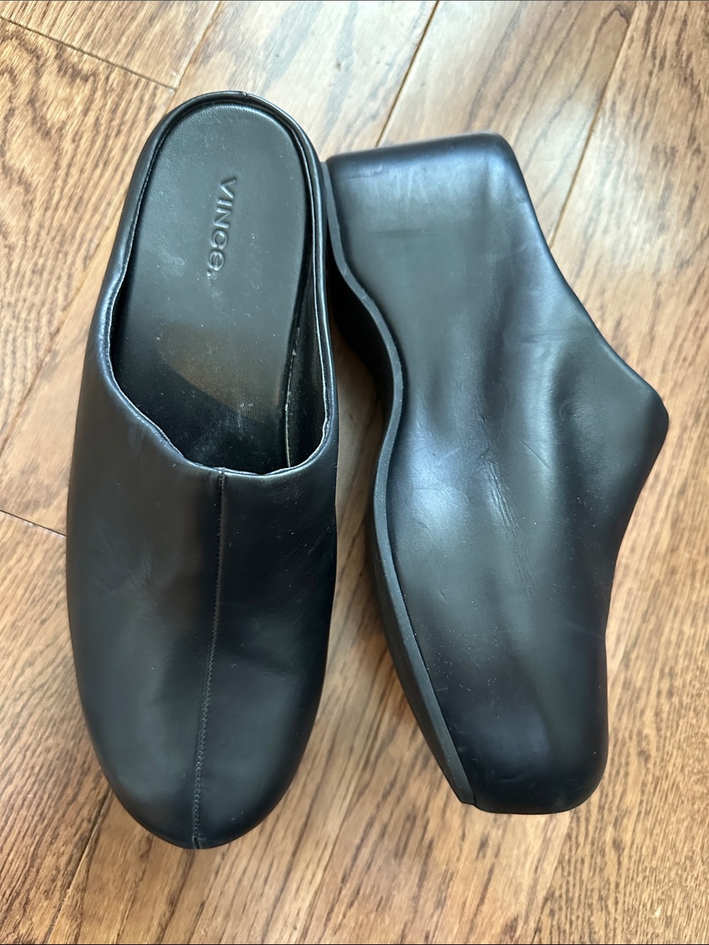 VINCE. Black leather platform slides size 9.5